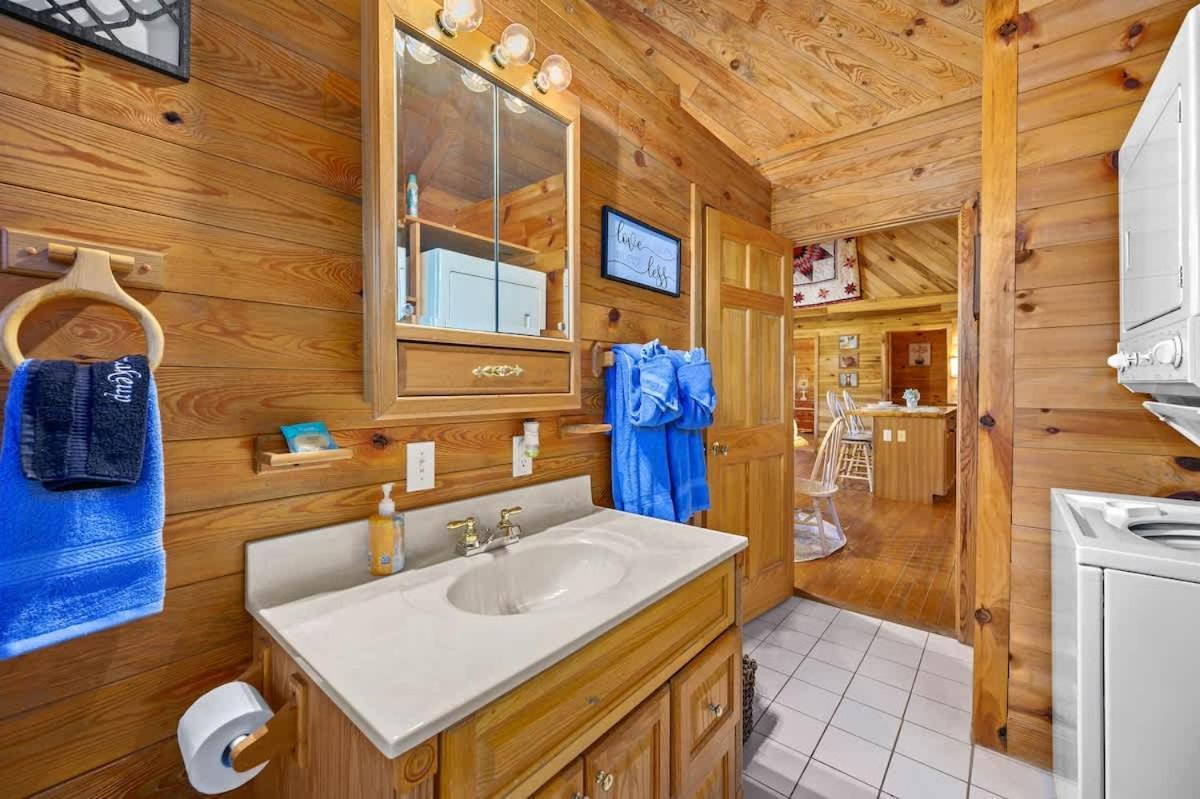 Beautiful View! Log Cabin,Fireplace,Hot Tub,Arcade,Pool,Fishing Sevierville Exteriér fotografie