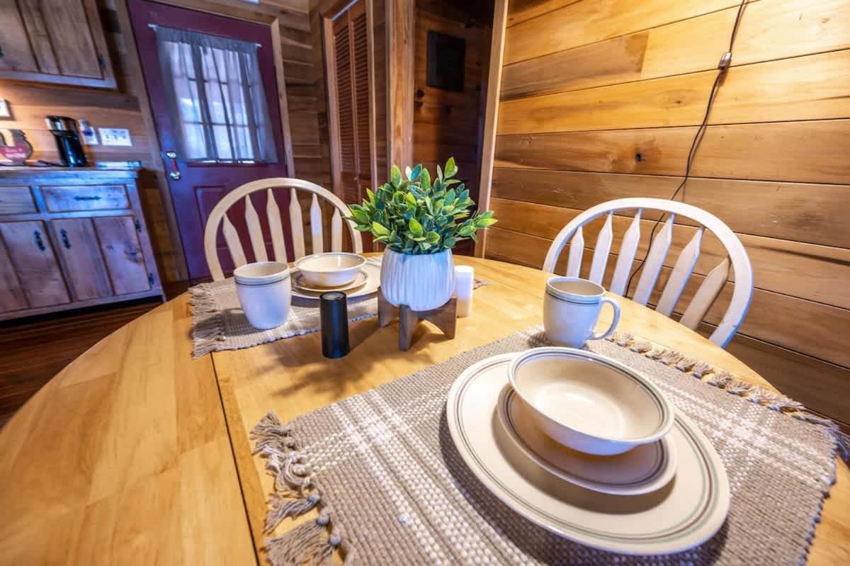 Beautiful View! Log Cabin,Fireplace,Hot Tub,Arcade,Pool,Fishing Sevierville Exteriér fotografie